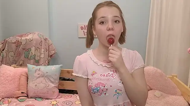 Snapshot of PrincessLittleKiki chatting on 01/08/26, 02:14 PrincessLittleKiki online show from 01/08/26, 02:14