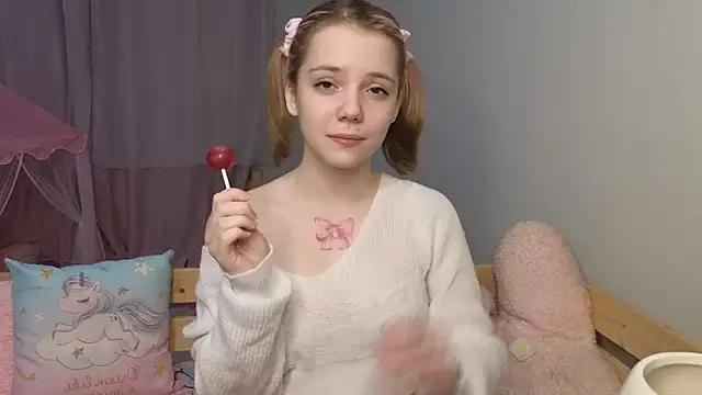 Snapshot of PrincessLittleKiki chatting on 03/17/26, 04:43 PrincessLittleKiki online show from 03/17/26, 04:43