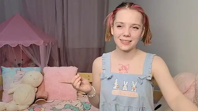 Snapshot of PrincessLittleKiki chatting on 04/16/26, 07:14 PrincessLittleKiki online show from 04/16/26, 07:14