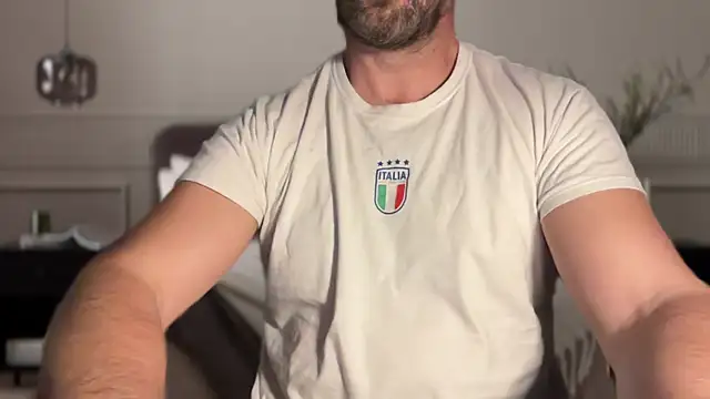 Snapshot of Mr_Beef chatting on 09/18/25, 06:43 Mr Beef online show from 09/18/25, 06:43