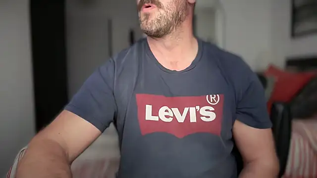 Snapshot of Mr_Beef chatting on 10/02/25, 04:47 Mr Beef online show from 10/02/25, 04:47