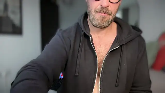 Snapshot of Mr_Beef chatting on 10/23/25, 11:09 Mr Beef online show from 10/23/25, 11:09