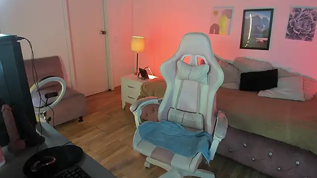 Snapshot of Aliciia_cute1 chatting on 10/05/25, 08:40 Aliciia cute1 online show from 10/05/25, 08:40