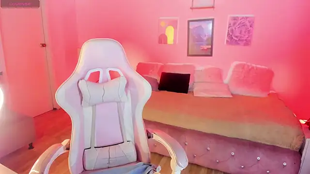 Snapshot of Aliciia_cute1 chatting on 10/08/25, 09:45 Aliciia cute1 online show from 10/08/25, 09:45