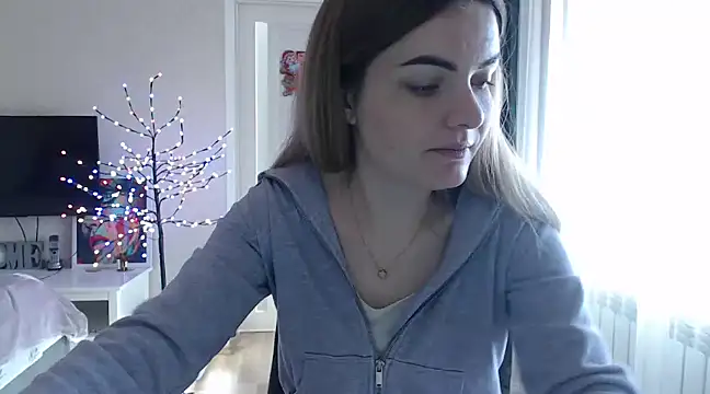  JustmeHere  online show from 01/04/25, 10:38