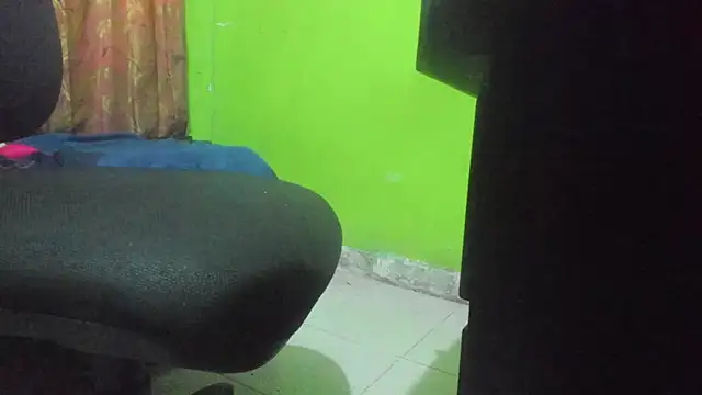 Snapshot of Brenda_Smith69 chatting on 11/04/25, 07:57 Brenda Smith69 online show from 11/04/25, 07:57