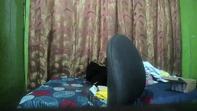 Snapshot of Brenda_Smith69 chatting on 11/17/25, 09:53 Brenda Smith69 online show from 11/17/25, 09:53