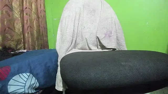 Snapshot of Brenda_Smith69 chatting on 11/20/25, 08:41 Brenda Smith69 online show from 11/20/25, 08:41