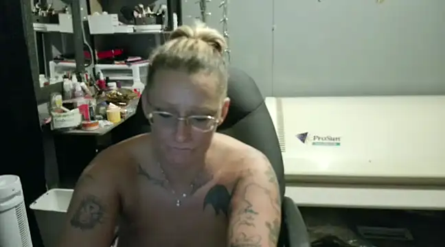 Snapshot of Lisalovely6981 chatting on 01/09/25, 11:47 Lisalovely6981 online show from 01/09/25, 11:47