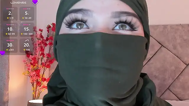 Snapshot of anna-henao chatting on 11/06/25, 05:36 anna-henao online show from 11/06/25, 05:36