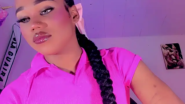 Snapshot of naomy__xx chatting on 10/18/25, 02:58 naomy  xx online show from 10/18/25, 02:58