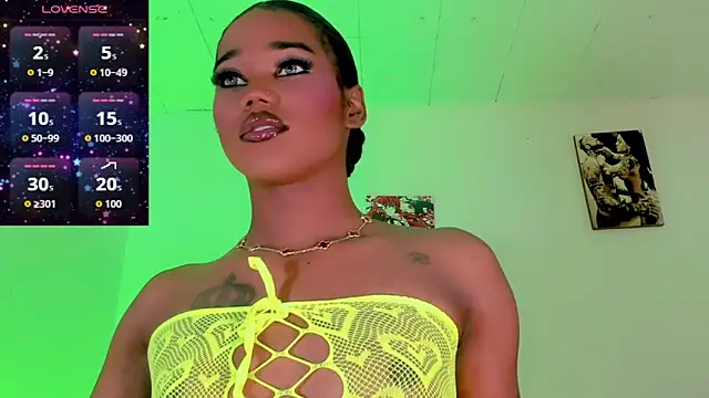 Snapshot of naomy__xx chatting on 10/22/25, 03:07 naomy  xx online show from 10/22/25, 03:07