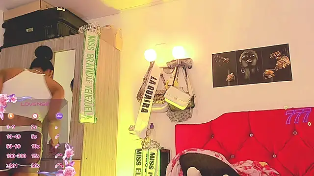 naomy  xx online show from 07/25/26, 03:15