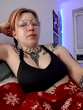 Snapshot of divine_eve chatting on 01/17/25, 07:27 divine eve online show from 01/17/25, 07:27