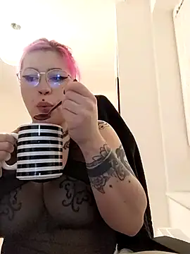 Snapshot of divine_eve chatting on 03/02/25, 07:56 divine eve online show from 03/02/25, 07:56