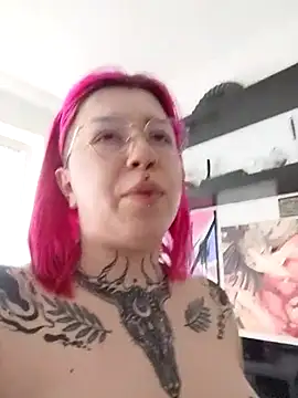 Snapshot of divine_eve chatting on 03/20/25, 12:22 divine eve online show from 03/20/25, 12:22