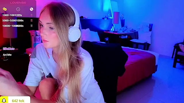 Snapshot of PrincessVS chatting on 09/19/25, 04:14 PrincessVS online show from 09/19/25, 04:14