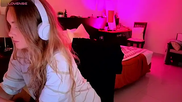 Snapshot of PrincessVS chatting on 09/21/25, 06:26 PrincessVS online show from 09/21/25, 06:26