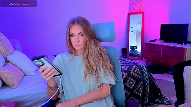 Snapshot of PrincessVS chatting on 10/25/25, 03:58 PrincessVS online show from 10/25/25, 03:58