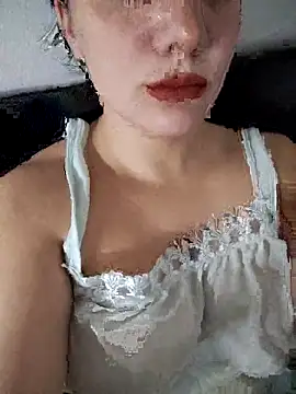 Snapshot of Dulcemelodia chatting on 12/18/25, 05:35 Dulcemelodia online show from 12/18/25, 05:35