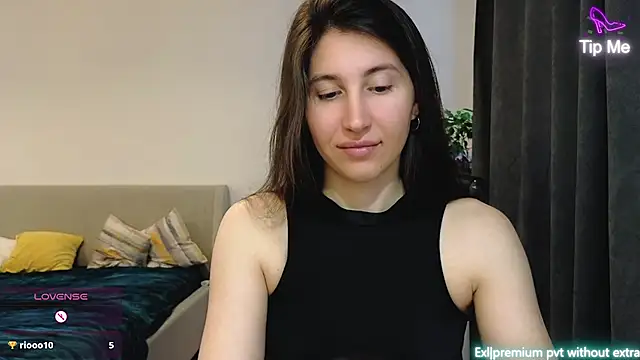 Snapshot of marrycolins chatting on 04/16/26, 02:34 marrycolins online show from 04/16/26, 02:34