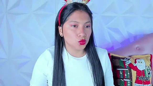 Snapshot of LinnaGardenia chatting on 12/11/24, 12:44 LinnaGardenia online show from 12/11/24, 12:44