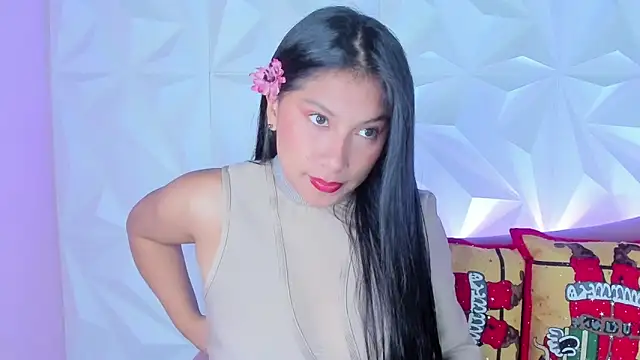 Snapshot of LinnaGardenia chatting on 12/20/24, 01:33 LinnaGardenia online show from 12/20/24, 01:33