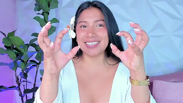 Snapshot of LinnaGardenia chatting on 01/17/25, 04:26 LinnaGardenia online show from 01/17/25, 04:26