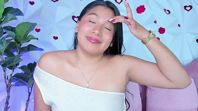 Snapshot of LinnaGardenia chatting on 03/19/25, 05:17 LinnaGardenia online show from 03/19/25, 05:17