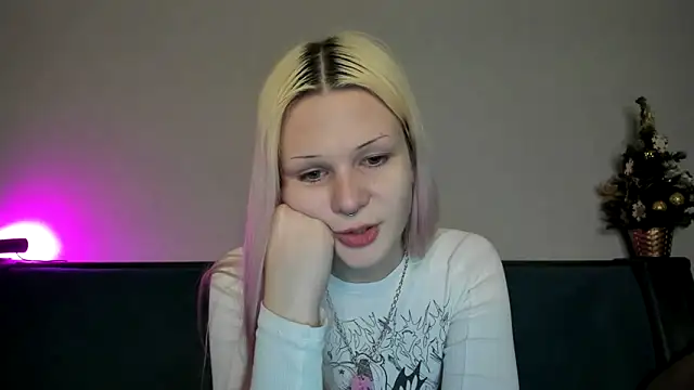 Snapshot of sashakiss99 chatting on 12/09/24, 07:18 sashakiss99 online show from 12/09/24, 07:18