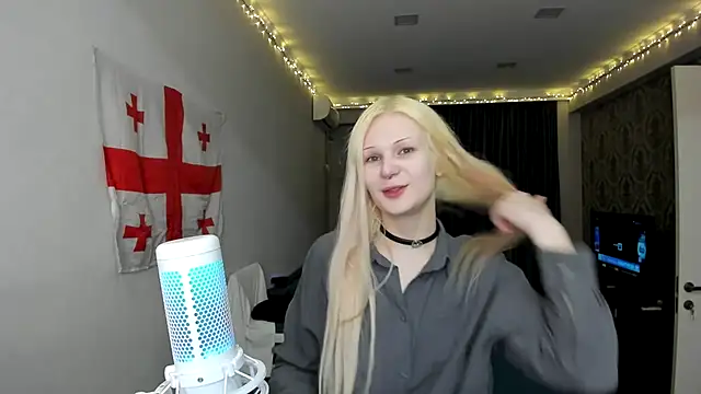 Snapshot of sashakiss99 chatting on 02/13/25, 08:13 sashakiss99 online show from 02/13/25, 08:13