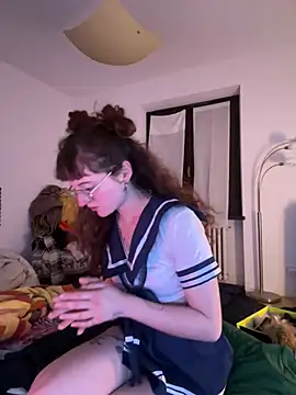 Snapshot of _foxygirl_ chatting on 03/07/25, 10:10  foxygirl  online show from 03/07/25, 10:10