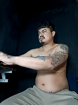 Snapshot of DickMasterfindom chatting on 11/26/25, 06:42 DickMasterfindom online show from 11/26/25, 06:42
