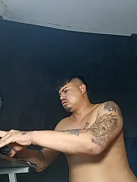 Snapshot of DickMasterfindom chatting on 11/30/25, 08:51 DickMasterfindom online show from 11/30/25, 08:51