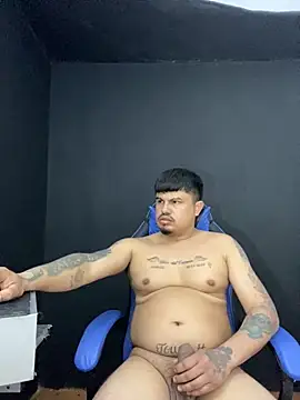 Snapshot of DickMasterfindom chatting on 03/26/26, 05:40 DickMasterfindom online show from 03/26/26, 05:40