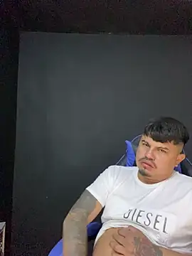 Snapshot of DickMasterfindom chatting on 04/19/26, 03:11 DickMasterfindom online show from 04/19/26, 03:11