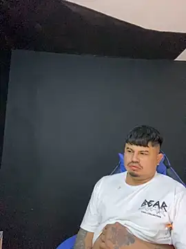 Snapshot of DickMasterfindom chatting on 04/19/26, 10:34 DickMasterfindom online show from 04/19/26, 10:34