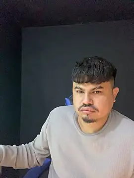 Snapshot of DickMasterfindom chatting on 04/22/26, 01:41 DickMasterfindom online show from 04/22/26, 01:41