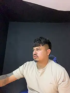 Snapshot of DickMasterfindom chatting on 04/30/26, 12:39 DickMasterfindom online show from 04/30/26, 12:39