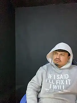 Snapshot of DickMasterfindom chatting on 05/05/26, 06:32 DickMasterfindom online show from 05/05/26, 06:32