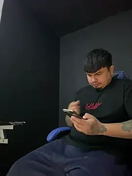Snapshot of DickMasterfindom chatting on 06/07/26, 10:46 DickMasterfindom online show from 06/07/26, 10:46