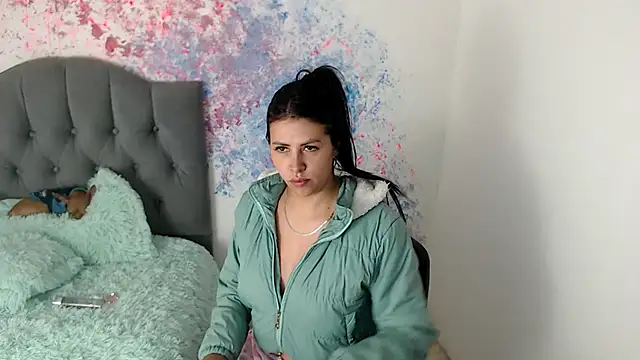 Snapshot of Alanna_atm_ chatting on 12/13/24, 10:13 Alanna atm online show from 12/13/24, 10:13