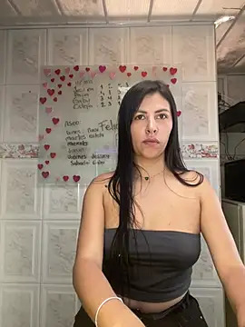 Snapshot of Alanna_atm_ chatting on 01/15/25, 07:55 Alanna atm online show from 01/15/25, 07:55