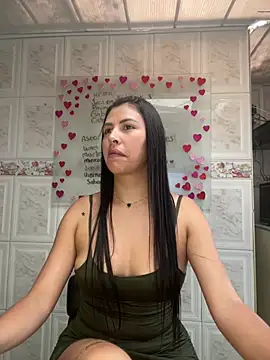 Snapshot of Alanna_atm_ chatting on 01/16/25, 07:20 Alanna atm online show from 01/16/25, 07:20
