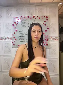 Snapshot of Alanna_atm_ chatting on 01/16/25, 10:23 Alanna atm online show from 01/16/25, 10:23