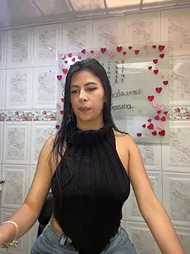 Snapshot of Alanna_atm_ chatting on 01/27/25, 04:11 Alanna atm online show from 01/27/25, 04:11