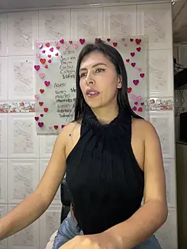 Snapshot of Alanna_atm_ chatting on 01/27/25, 10:16 Alanna atm online show from 01/27/25, 10:16
