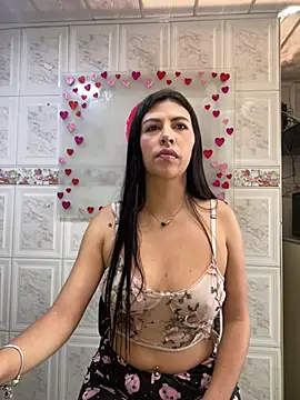 Snapshot of Alanna_atm_ chatting on 02/15/25, 02:11 Alanna atm online show from 02/15/25, 02:11
