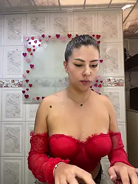 Snapshot of Alanna_atm_ chatting on 02/19/25, 04:55 Alanna atm online show from 02/19/25, 04:55