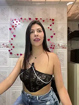 Snapshot of Alanna_atm_ chatting on 02/21/25, 02:16 Alanna atm online show from 02/21/25, 02:16